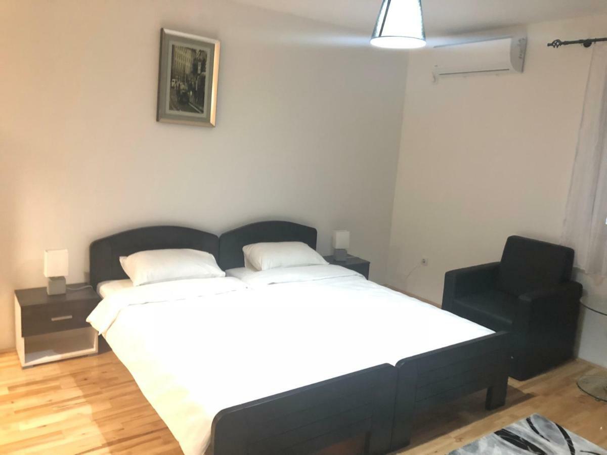 Airport Rest Apartments Belgrado Exterior foto