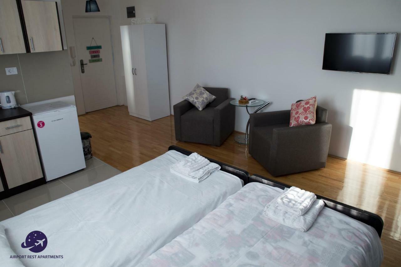 Airport Rest Apartments Belgrado Exterior foto