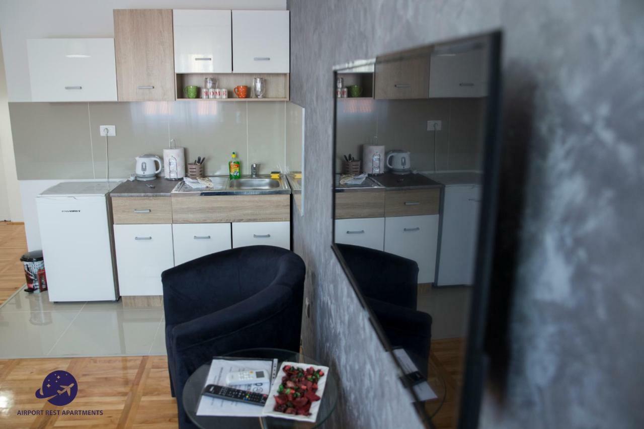 Airport Rest Apartments Belgrado Exterior foto